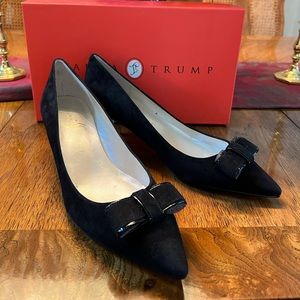 IVANKA TRUMP Women's Black Suede Leather Pointed Toe Walker Pump Size 8.5 NIB